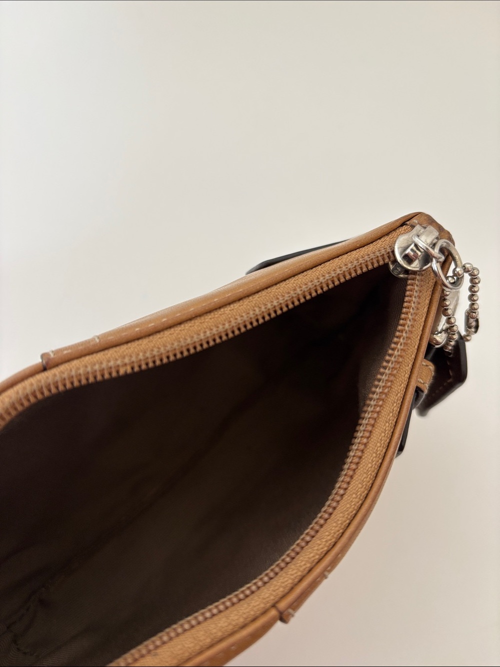 Rare Vintage Coach Hampton Leather Buckle Wristlet Mini Hobo Concert Saddle Tan - Picture 6 of 11